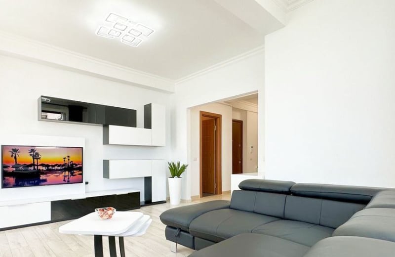 Аренда светлой 3-комнатной квартиры, 100 м², вид на озеро, Mamaia, Констанца, Румыния